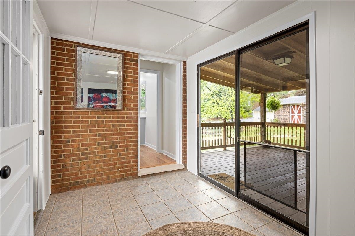 84 HUDSON AVE, STAUNTON, Virginia 24401, 3 Bedrooms Bedrooms, ,2 BathroomsBathrooms,Residential,BLK 22 LOT 1 SEC C,84 HUDSON AVE,676770 MLS # 676770