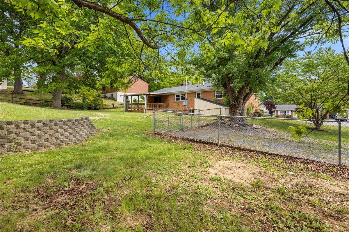 84 HUDSON AVE, STAUNTON, Virginia 24401, 3 Bedrooms Bedrooms, ,2 BathroomsBathrooms,Residential,BLK 22 LOT 1 SEC C,84 HUDSON AVE,676770 MLS # 676770