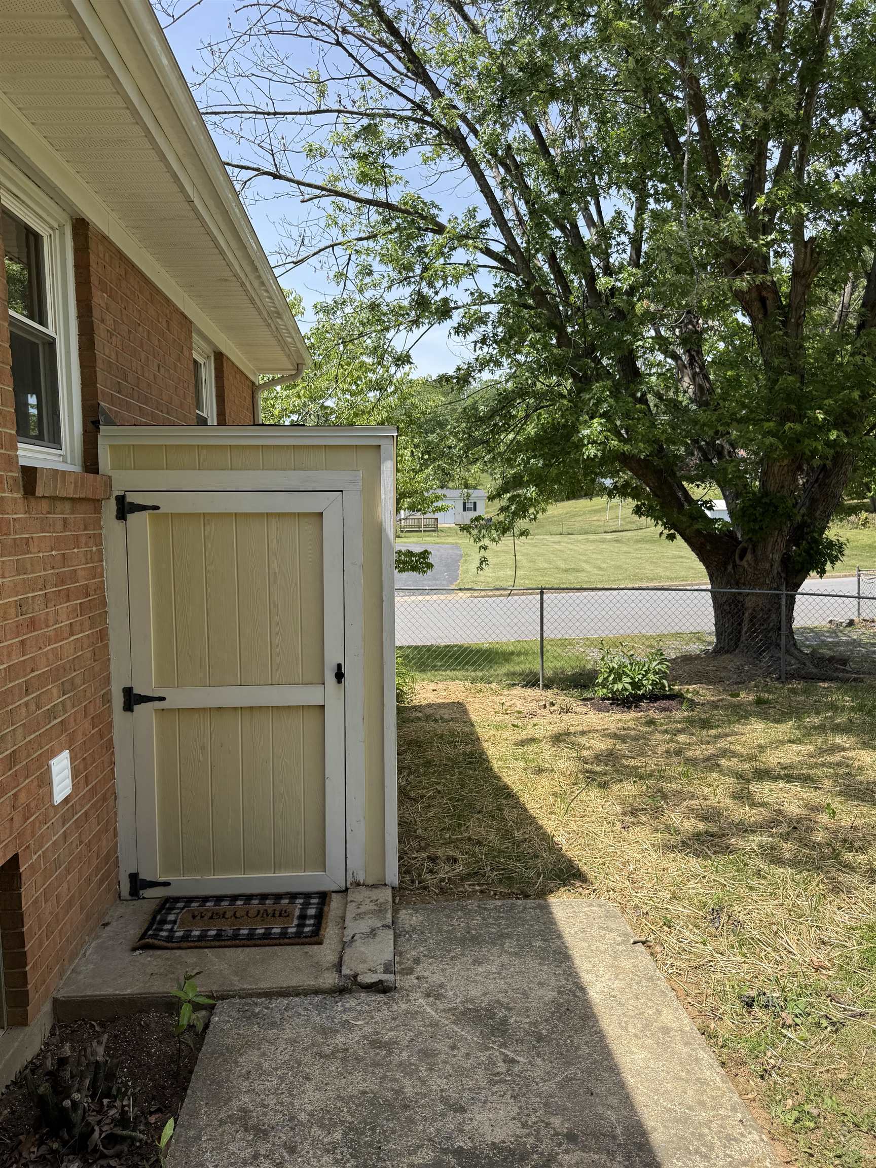 84 HUDSON AVE, STAUNTON, Virginia 24401, 3 Bedrooms Bedrooms, ,2 BathroomsBathrooms,Residential,BLK 22 LOT 1 SEC C,84 HUDSON AVE,676770 MLS # 676770