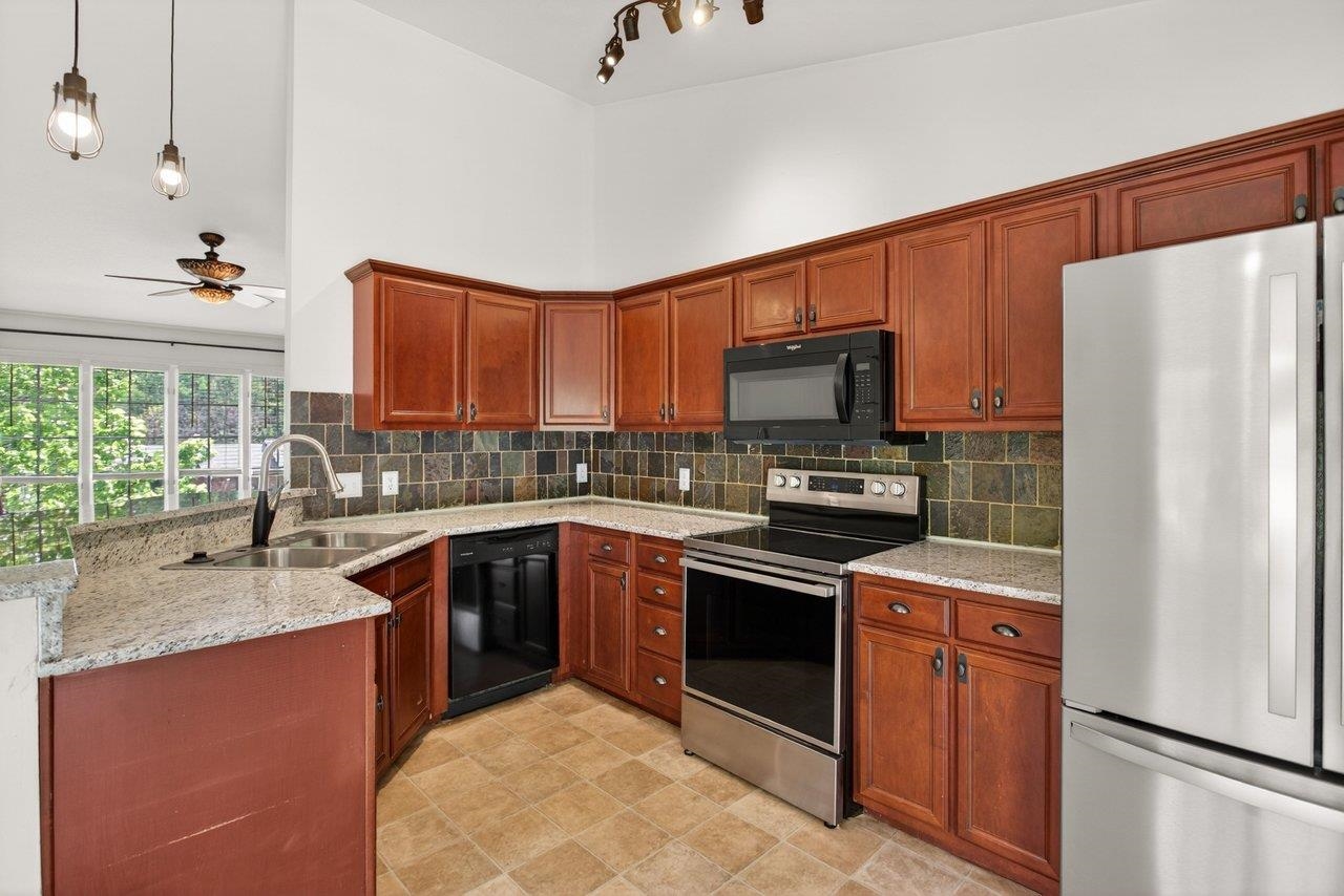 161 SWEETGUM ST, ELKTON, Virginia 22827, 3 Bedrooms Bedrooms, ,2 BathroomsBathrooms,Residential,161 SWEETGUM ST,676773 MLS # 676773