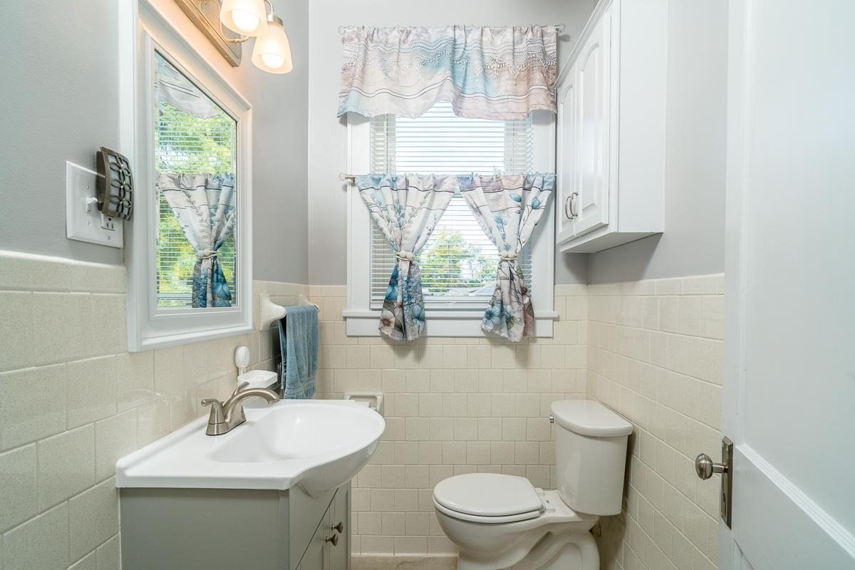 820 DONAGHE ST, STAUNTON, Virginia 24401, 3 Bedrooms Bedrooms, ,1 BathroomBathrooms,Residential,820 DONAGHE ST,676776 MLS # 676776