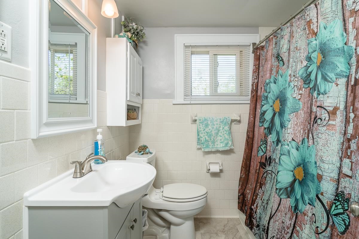 820 DONAGHE ST, STAUNTON, Virginia 24401, 3 Bedrooms Bedrooms, ,1 BathroomBathrooms,Residential,820 DONAGHE ST,676776 MLS # 676776