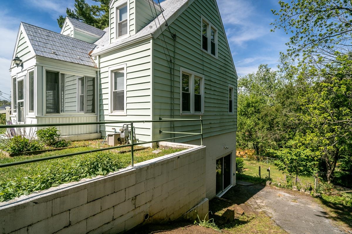 820 DONAGHE ST, STAUNTON, Virginia 24401, 3 Bedrooms Bedrooms, ,1 BathroomBathrooms,Residential,820 DONAGHE ST,676776 MLS # 676776