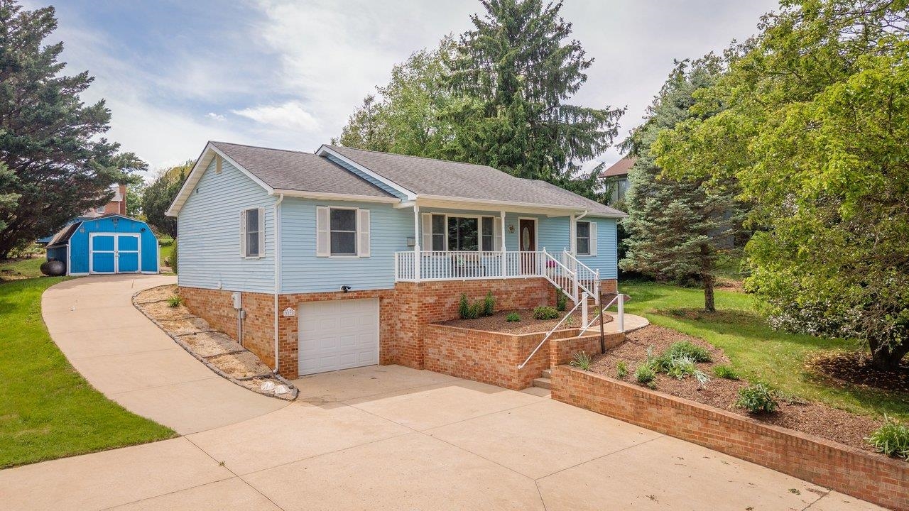 3373 LAKEWOOD DR, ROCKINGHAM, Virginia 22801, 3 Bedrooms Bedrooms, ,2 BathroomsBathrooms,Residential,3373 LAKEWOOD DR,676777 MLS # 676777
