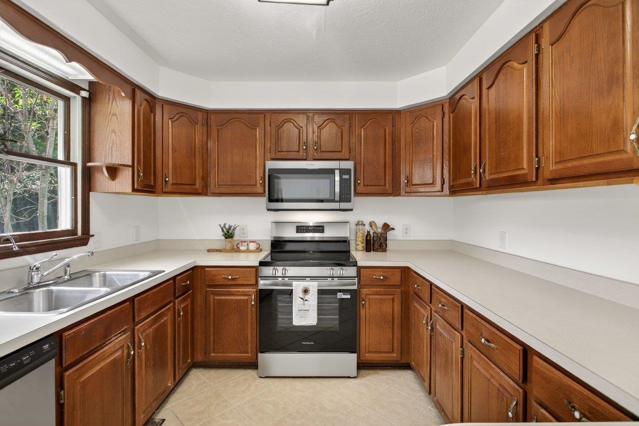 3373 LAKEWOOD DR, ROCKINGHAM, Virginia 22801, 3 Bedrooms Bedrooms, ,2 BathroomsBathrooms,Residential,3373 LAKEWOOD DR,676777 MLS # 676777