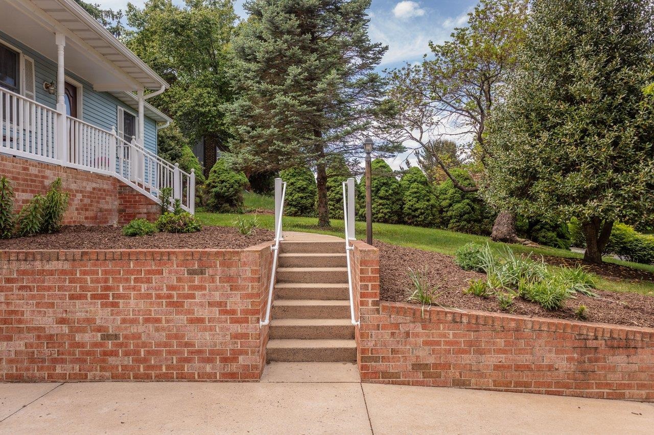 3373 LAKEWOOD DR, ROCKINGHAM, Virginia 22801, 3 Bedrooms Bedrooms, ,2 BathroomsBathrooms,Residential,3373 LAKEWOOD DR,676777 MLS # 676777