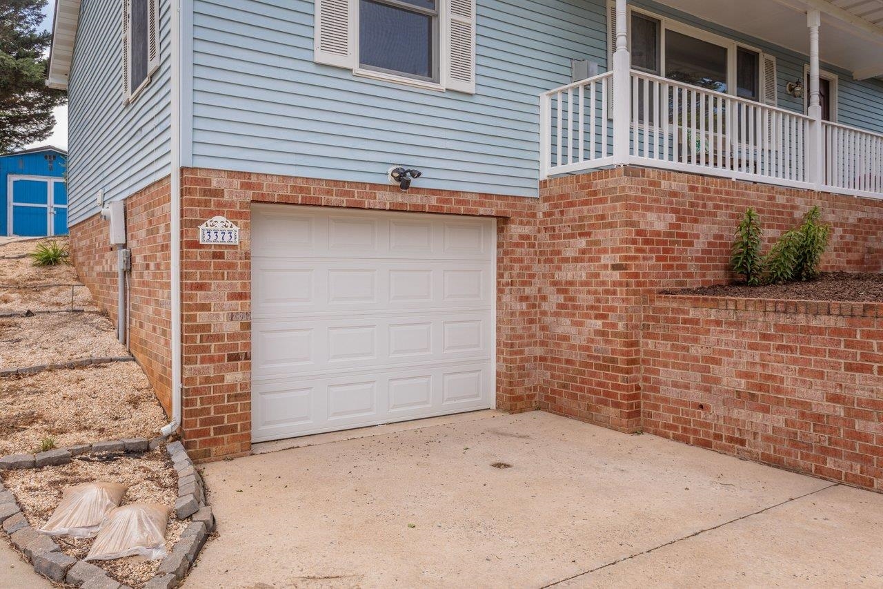 3373 LAKEWOOD DR, ROCKINGHAM, Virginia 22801, 3 Bedrooms Bedrooms, ,2 BathroomsBathrooms,Residential,3373 LAKEWOOD DR,676777 MLS # 676777