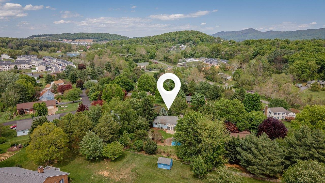 3373 LAKEWOOD DR, ROCKINGHAM, Virginia 22801, 3 Bedrooms Bedrooms, ,2 BathroomsBathrooms,Residential,3373 LAKEWOOD DR,676777 MLS # 676777