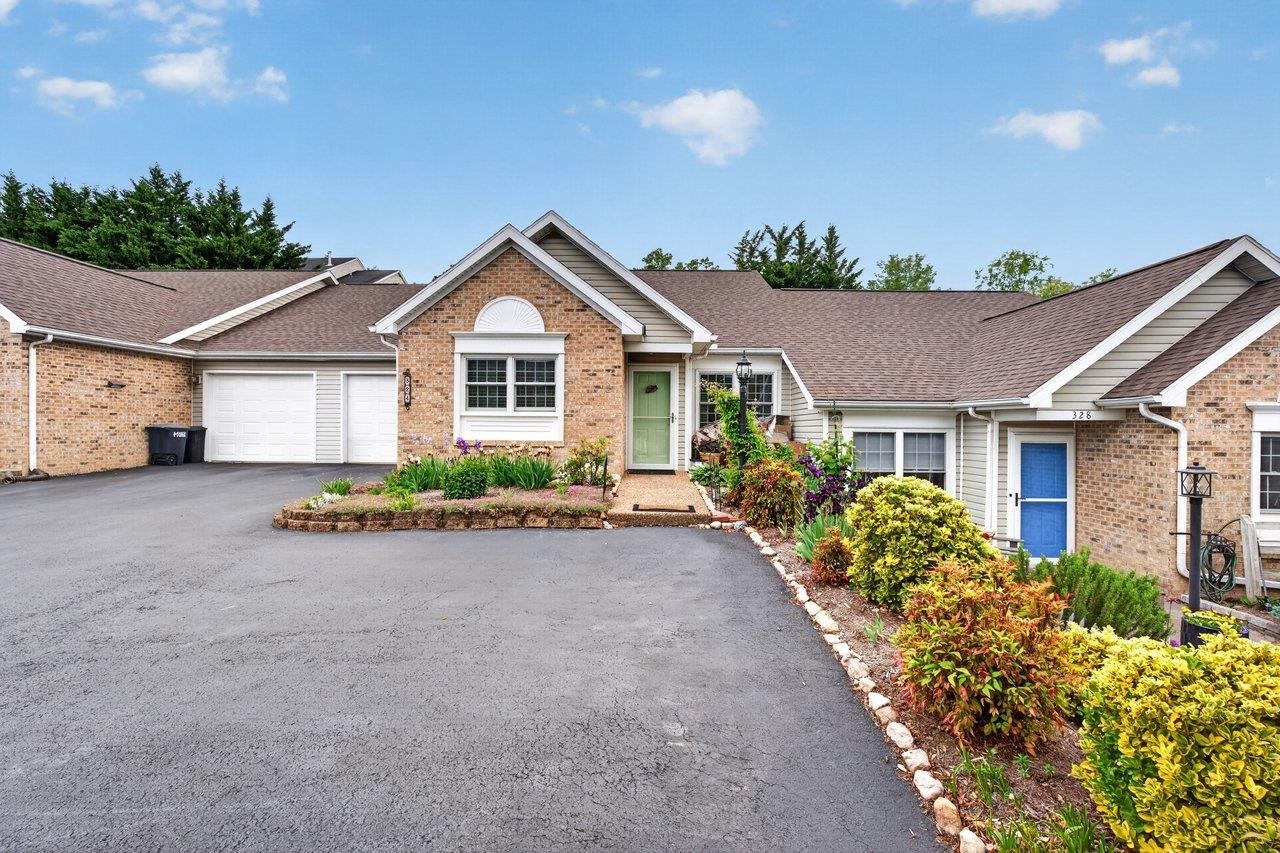324 EMERALD DR, HARRISONBURG, Virginia 22801, 2 Bedrooms Bedrooms, ,2 BathroomsBathrooms,Residential,324 EMERALD DR,676778 MLS # 676778