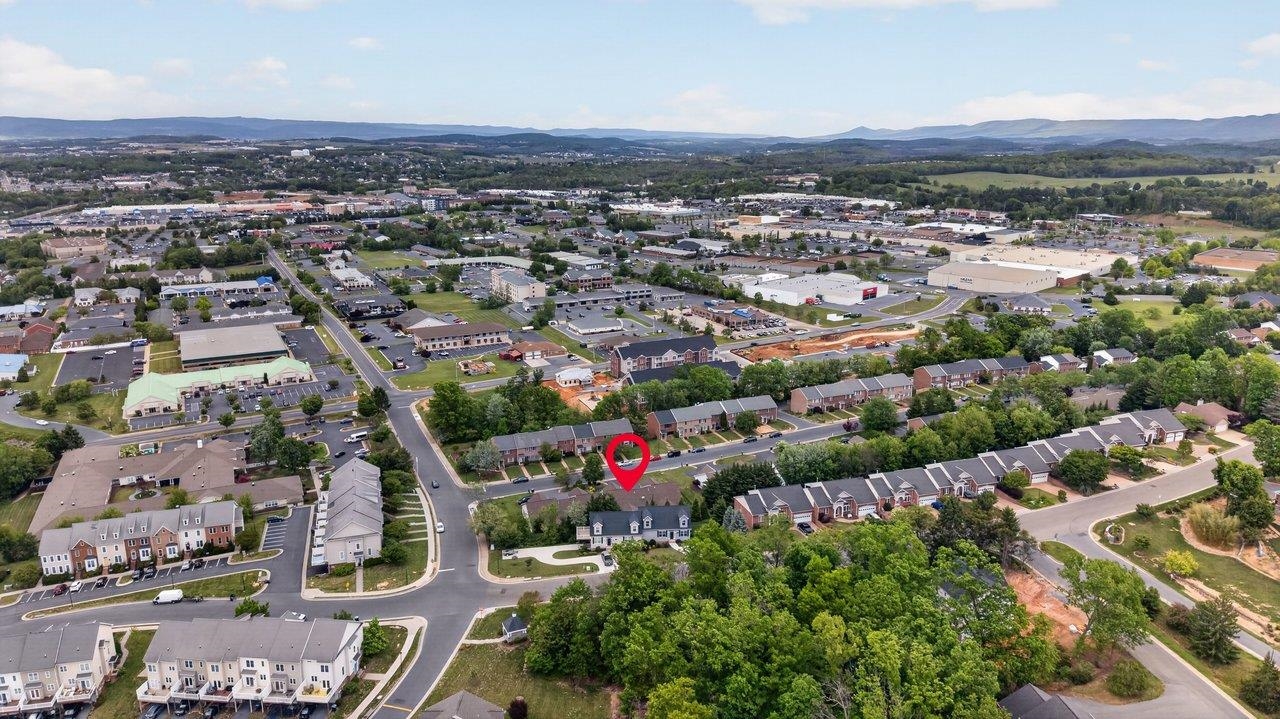 324 EMERALD DR, HARRISONBURG, Virginia 22801, 2 Bedrooms Bedrooms, ,2 BathroomsBathrooms,Residential,324 EMERALD DR,676778 MLS # 676778