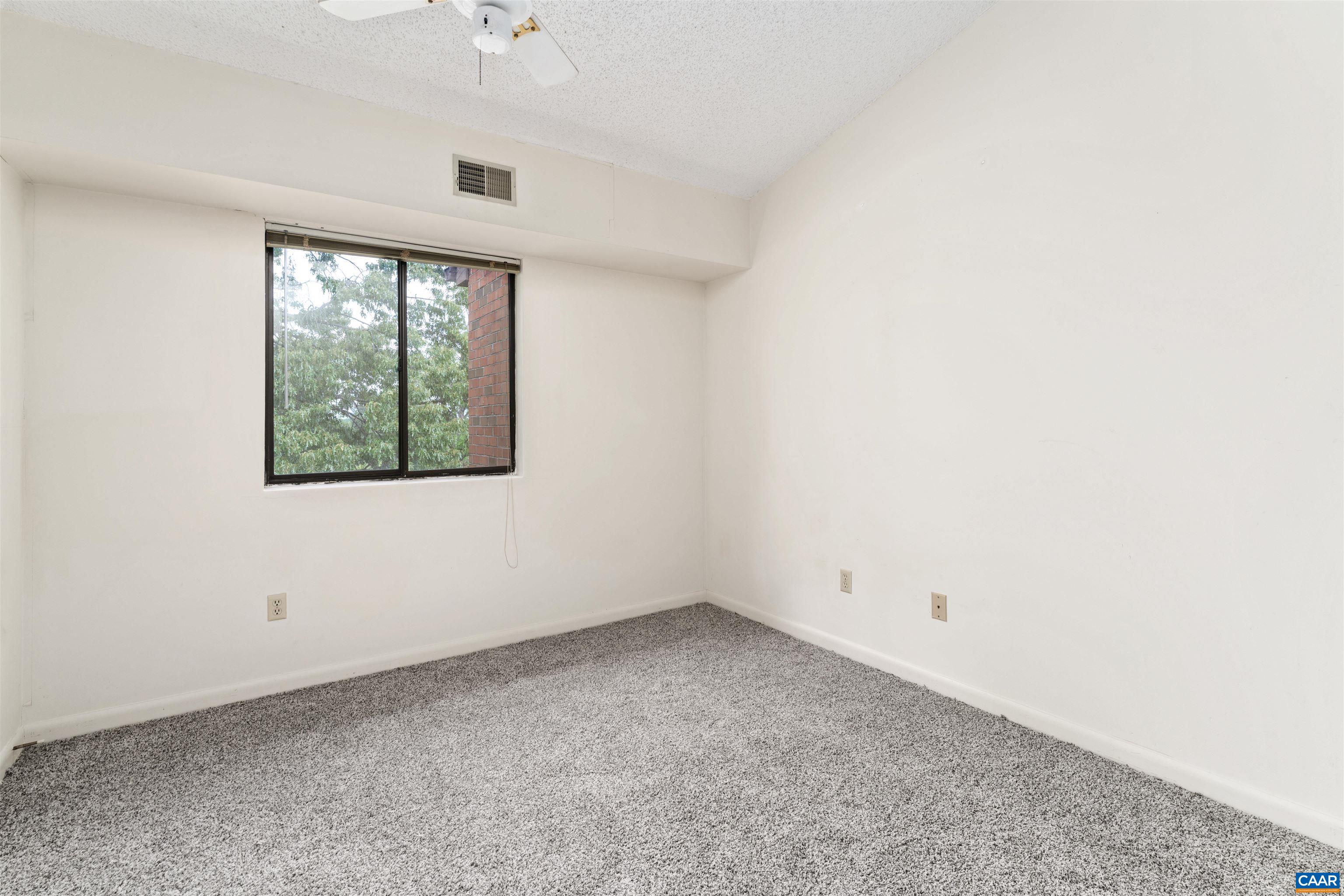101 TURTLE CREEK RD, CHARLOTTESVILLE, Virginia 22901, 2 Bedrooms Bedrooms, ,2 BathroomsBathrooms,Residential,101 TURTLE CREEK RD,676782 MLS # 676782