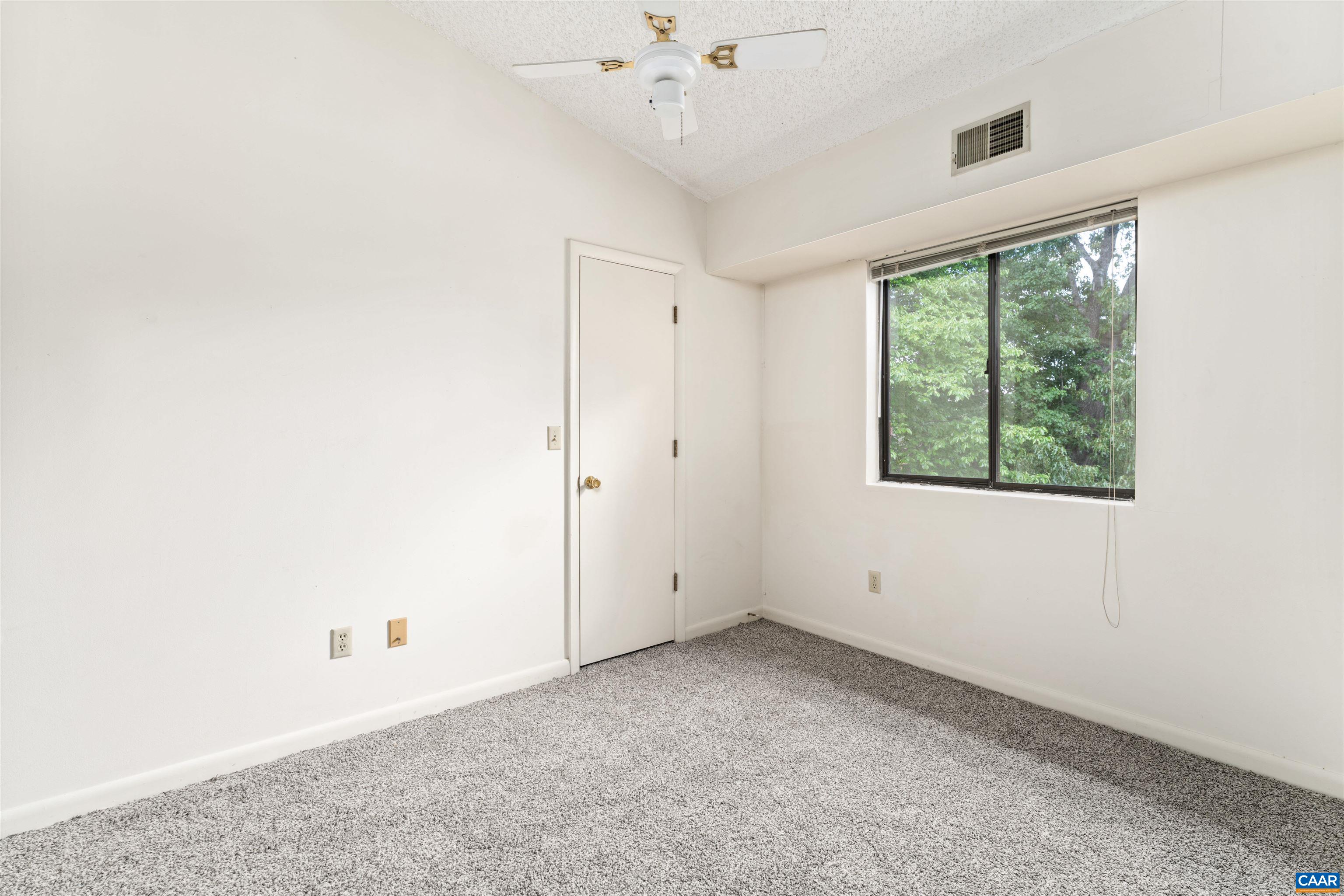 101 TURTLE CREEK RD, CHARLOTTESVILLE, Virginia 22901, 2 Bedrooms Bedrooms, ,2 BathroomsBathrooms,Residential,101 TURTLE CREEK RD,676782 MLS # 676782