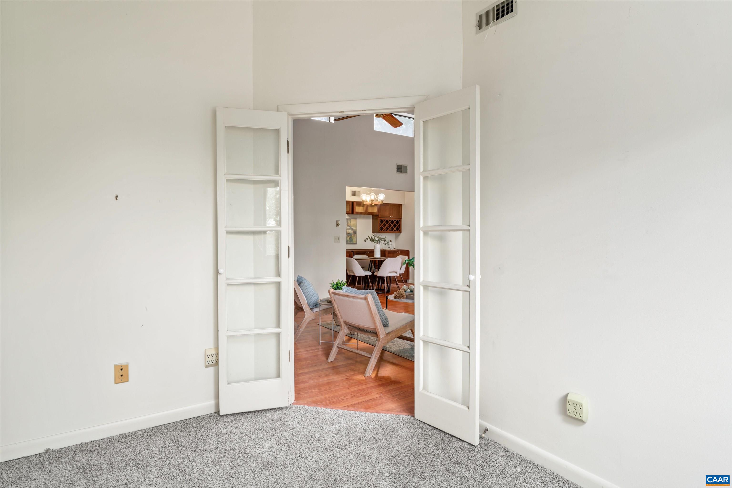 101 TURTLE CREEK RD, CHARLOTTESVILLE, Virginia 22901, 2 Bedrooms Bedrooms, ,2 BathroomsBathrooms,Residential,101 TURTLE CREEK RD,676782 MLS # 676782