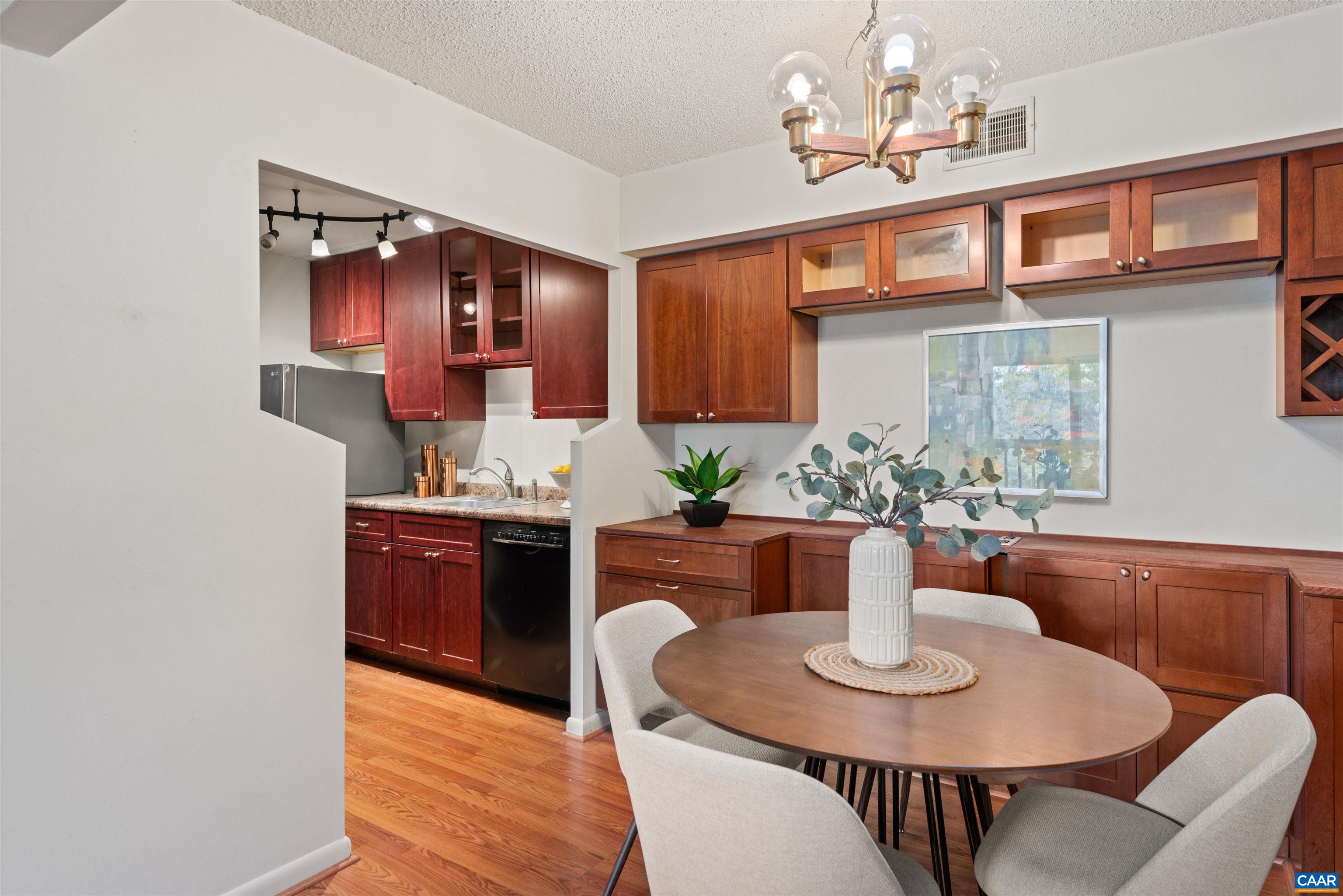 101 TURTLE CREEK RD, CHARLOTTESVILLE, Virginia 22901, 2 Bedrooms Bedrooms, ,2 BathroomsBathrooms,Residential,101 TURTLE CREEK RD,676782 MLS # 676782