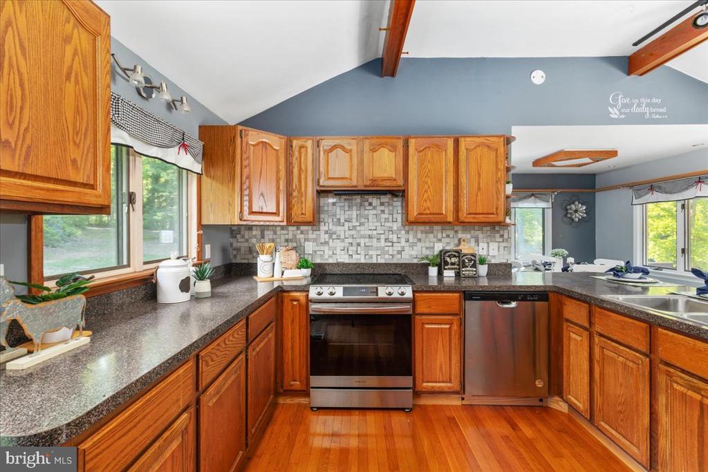 146 LIZZIE MILLS RD, CASTLETON, Virginia 22716, 3 Bedrooms Bedrooms, ,2 BathroomsBathrooms,Residential,146 LIZZIE MILLS RD,VARP2002580 MLS # VARP2002580