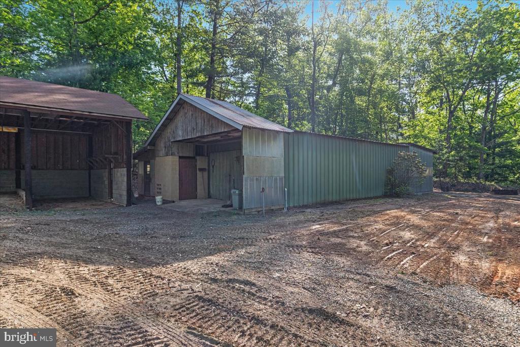 146 LIZZIE MILLS RD, CASTLETON, Virginia 22716, 3 Bedrooms Bedrooms, ,2 BathroomsBathrooms,Residential,146 LIZZIE MILLS RD,VARP2002580 MLS # VARP2002580