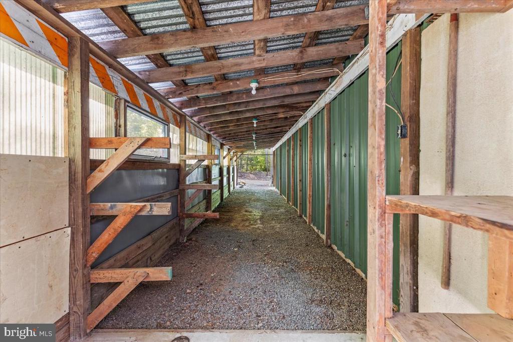 146 LIZZIE MILLS RD, CASTLETON, Virginia 22716, 3 Bedrooms Bedrooms, ,2 BathroomsBathrooms,Residential,146 LIZZIE MILLS RD,VARP2002580 MLS # VARP2002580