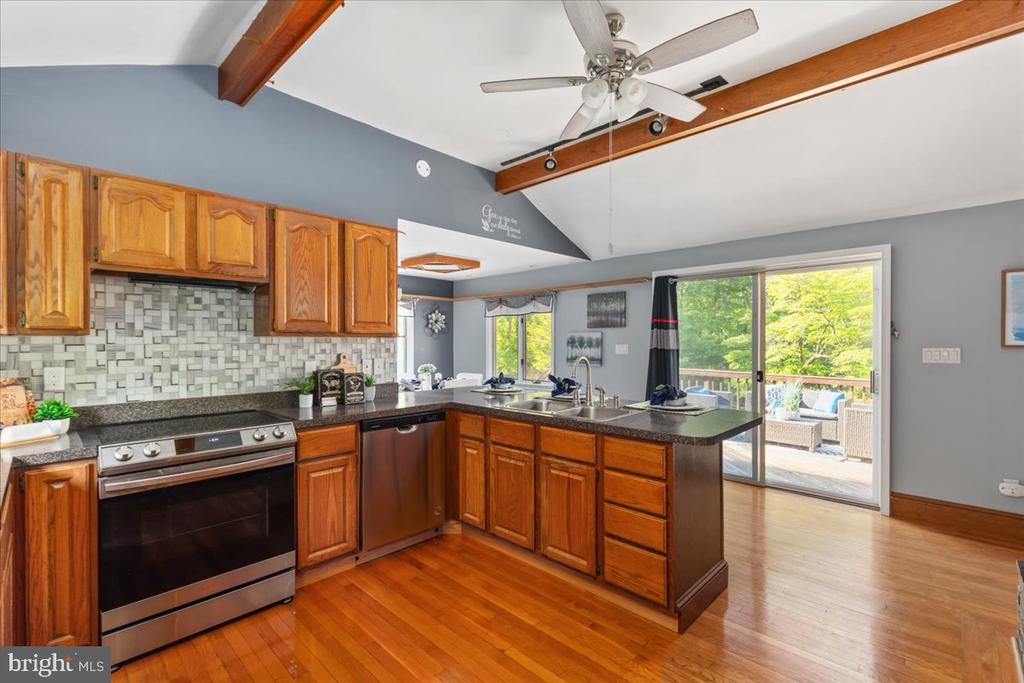 146 LIZZIE MILLS RD, CASTLETON, Virginia 22716, 3 Bedrooms Bedrooms, ,2 BathroomsBathrooms,Residential,146 LIZZIE MILLS RD,VARP2002580 MLS # VARP2002580