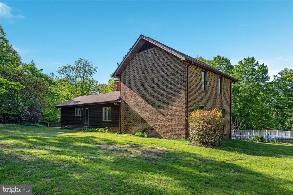146 LIZZIE MILLS RD, CASTLETON, Virginia 22716, 3 Bedrooms Bedrooms, ,2 BathroomsBathrooms,Residential,146 LIZZIE MILLS RD,VARP2002580 MLS # VARP2002580