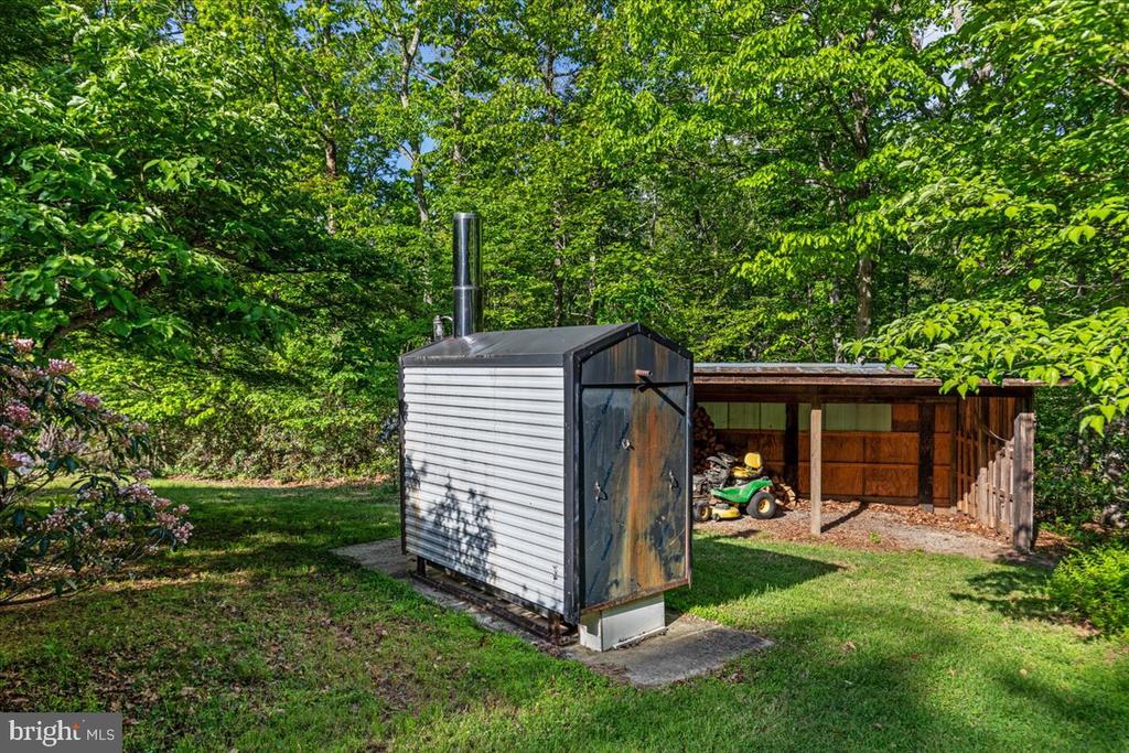 146 LIZZIE MILLS RD, CASTLETON, Virginia 22716, 3 Bedrooms Bedrooms, ,2 BathroomsBathrooms,Residential,146 LIZZIE MILLS RD,VARP2002580 MLS # VARP2002580