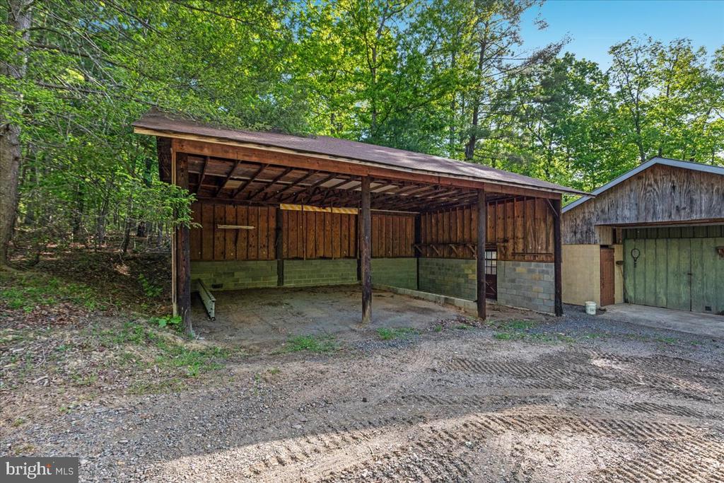 146 LIZZIE MILLS RD, CASTLETON, Virginia 22716, 3 Bedrooms Bedrooms, ,2 BathroomsBathrooms,Residential,146 LIZZIE MILLS RD,VARP2002580 MLS # VARP2002580
