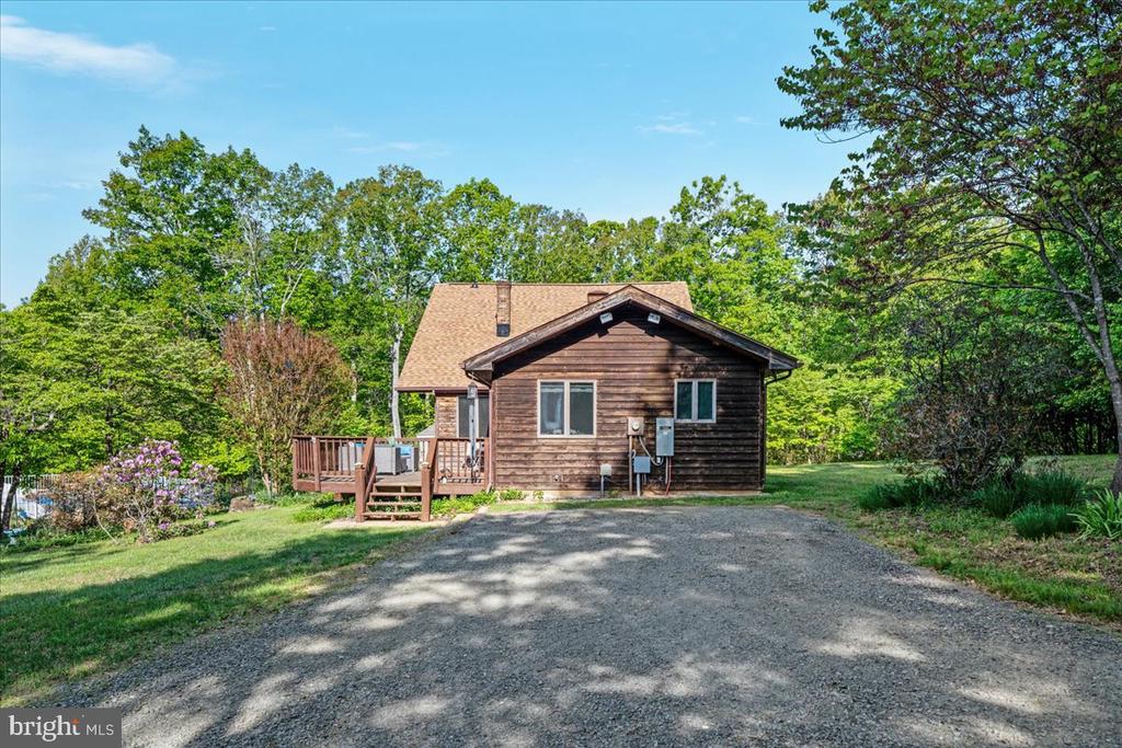 146 LIZZIE MILLS RD, CASTLETON, Virginia 22716, 3 Bedrooms Bedrooms, ,2 BathroomsBathrooms,Residential,146 LIZZIE MILLS RD,VARP2002580 MLS # VARP2002580