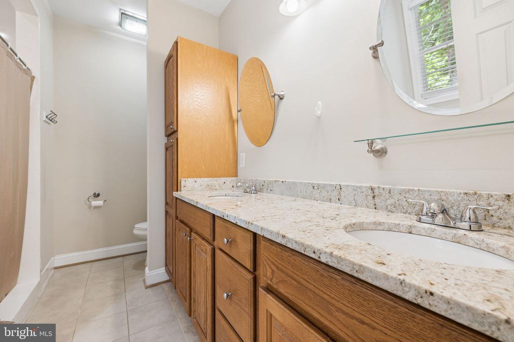 12849 ELK RUN RD, MIDLAND, Virginia 22728, 4 Bedrooms Bedrooms, ,3 BathroomsBathrooms,Residential,12849 ELK RUN RD,VAFQ2021856 MLS # VAFQ2021856