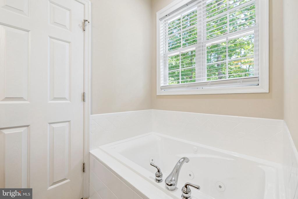 12849 ELK RUN RD, MIDLAND, Virginia 22728, 4 Bedrooms Bedrooms, ,3 BathroomsBathrooms,Residential,12849 ELK RUN RD,VAFQ2021856 MLS # VAFQ2021856