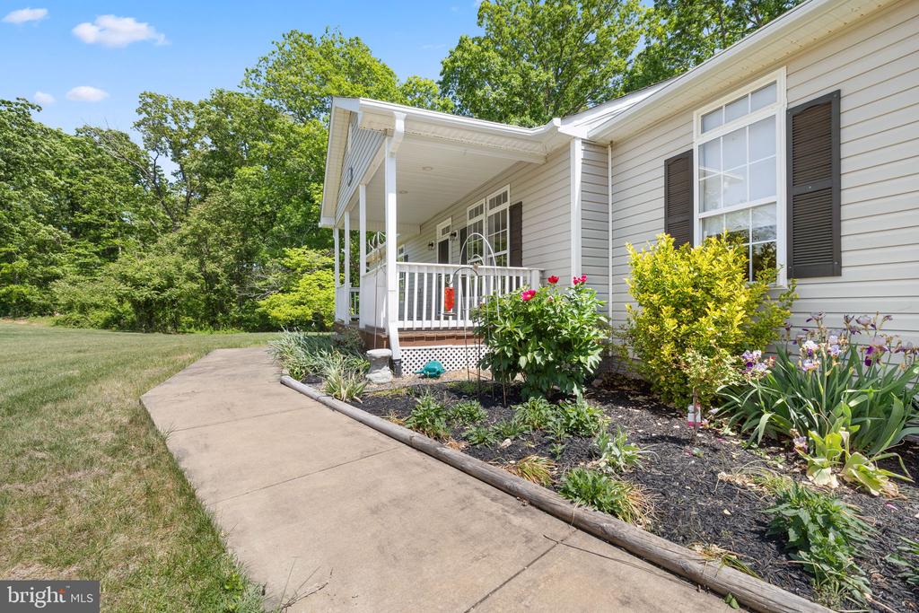12849 ELK RUN RD, MIDLAND, Virginia 22728, 4 Bedrooms Bedrooms, ,3 BathroomsBathrooms,Residential,12849 ELK RUN RD,VAFQ2021856 MLS # VAFQ2021856