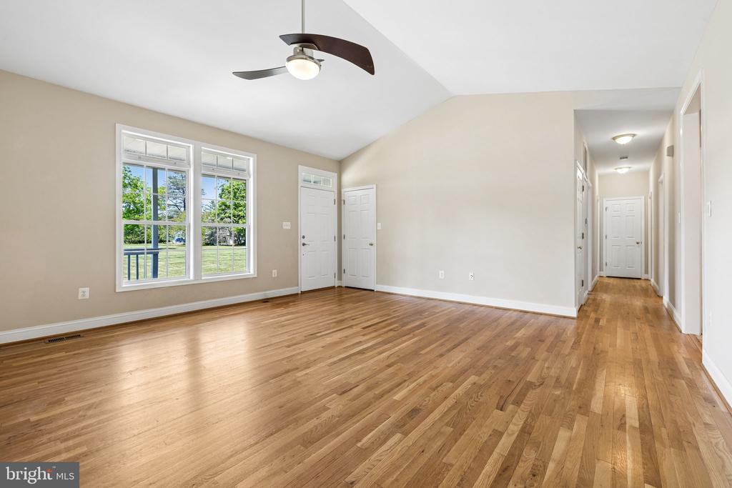 12849 ELK RUN RD, MIDLAND, Virginia 22728, 4 Bedrooms Bedrooms, ,3 BathroomsBathrooms,Residential,12849 ELK RUN RD,VAFQ2021856 MLS # VAFQ2021856