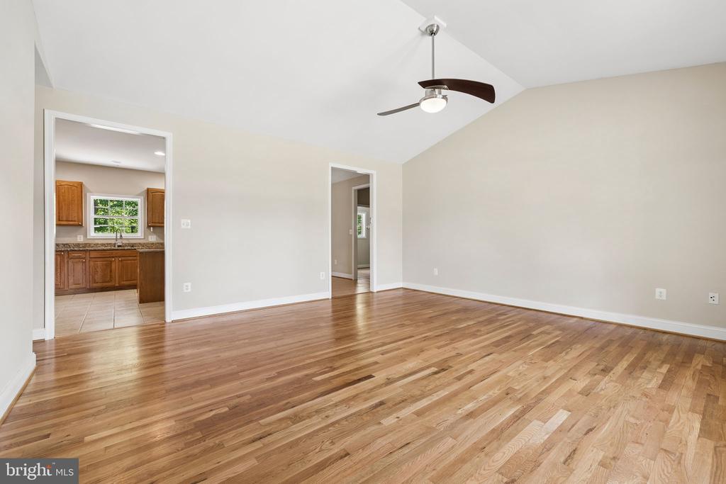 12849 ELK RUN RD, MIDLAND, Virginia 22728, 4 Bedrooms Bedrooms, ,3 BathroomsBathrooms,Residential,12849 ELK RUN RD,VAFQ2021856 MLS # VAFQ2021856