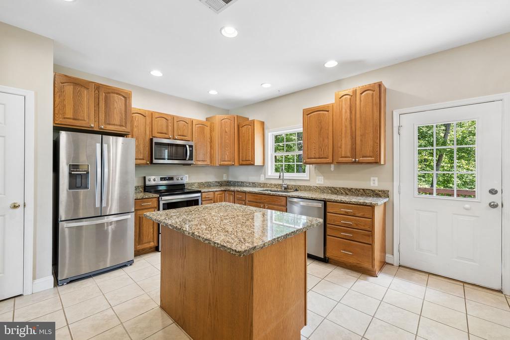 12849 ELK RUN RD, MIDLAND, Virginia 22728, 4 Bedrooms Bedrooms, ,3 BathroomsBathrooms,Residential,12849 ELK RUN RD,VAFQ2021856 MLS # VAFQ2021856