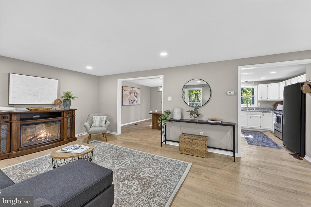 3277 HOLLY SPRINGS RD, AMISSVILLE, Virginia 20106, 3 Bedrooms Bedrooms, ,2 BathroomsBathrooms,Residential,3277 HOLLY SPRINGS RD,VACU2013552 MLS # VACU2013552