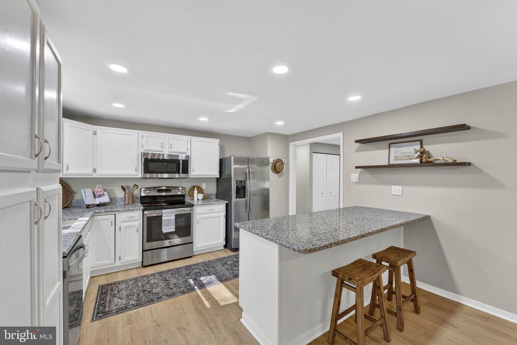 3277 HOLLY SPRINGS RD, AMISSVILLE, Virginia 20106, 3 Bedrooms Bedrooms, ,2 BathroomsBathrooms,Residential,3277 HOLLY SPRINGS RD,VACU2013552 MLS # VACU2013552