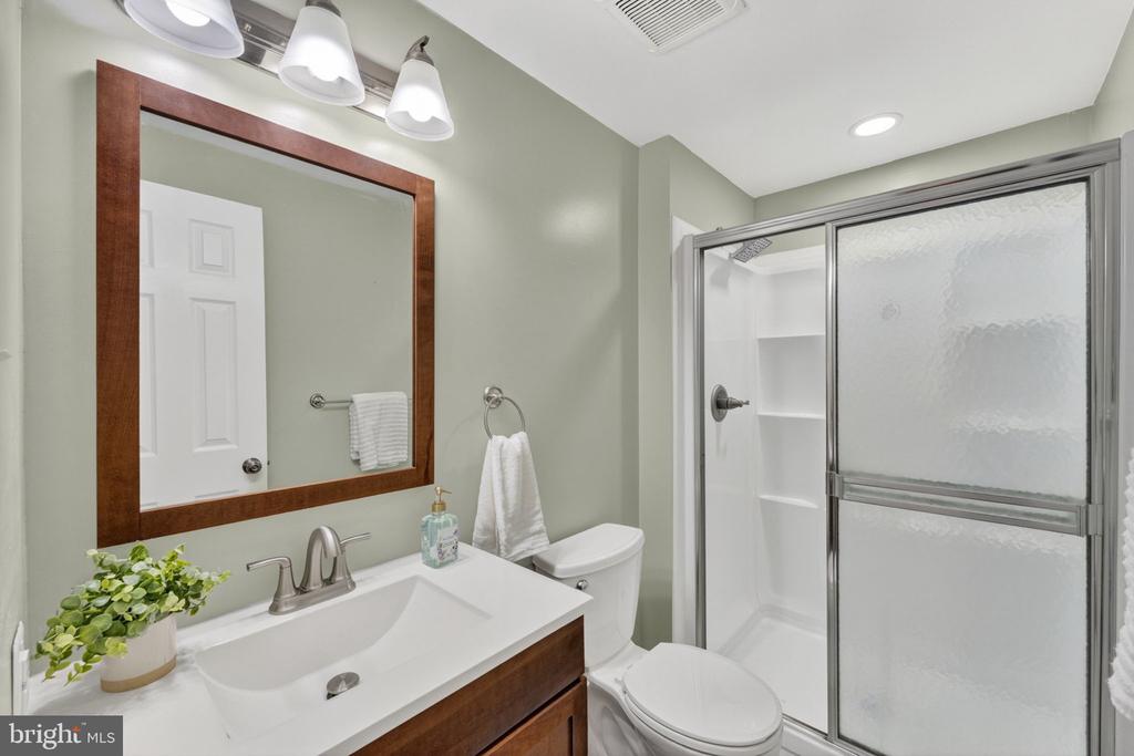 3277 HOLLY SPRINGS RD, AMISSVILLE, Virginia 20106, 3 Bedrooms Bedrooms, ,2 BathroomsBathrooms,Residential,3277 HOLLY SPRINGS RD,VACU2013552 MLS # VACU2013552