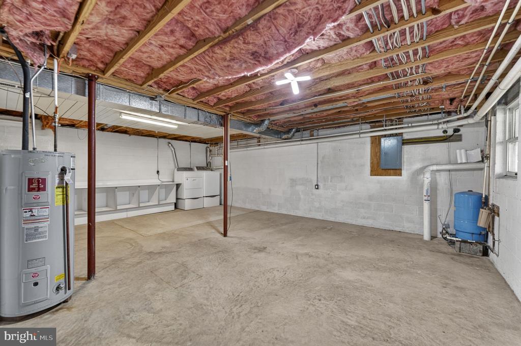 3277 HOLLY SPRINGS RD, AMISSVILLE, Virginia 20106, 3 Bedrooms Bedrooms, ,2 BathroomsBathrooms,Residential,3277 HOLLY SPRINGS RD,VACU2013552 MLS # VACU2013552
