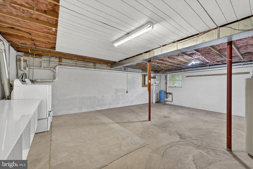 3277 HOLLY SPRINGS RD, AMISSVILLE, Virginia 20106, 3 Bedrooms Bedrooms, ,2 BathroomsBathrooms,Residential,3277 HOLLY SPRINGS RD,VACU2013552 MLS # VACU2013552