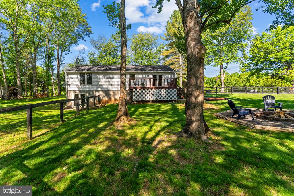 3277 HOLLY SPRINGS RD, AMISSVILLE, Virginia 20106, 3 Bedrooms Bedrooms, ,2 BathroomsBathrooms,Residential,3277 HOLLY SPRINGS RD,VACU2013552 MLS # VACU2013552