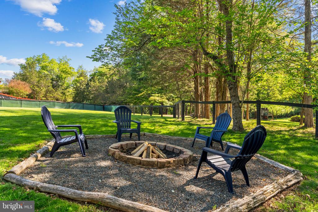 3277 HOLLY SPRINGS RD, AMISSVILLE, Virginia 20106, 3 Bedrooms Bedrooms, ,2 BathroomsBathrooms,Residential,3277 HOLLY SPRINGS RD,VACU2013552 MLS # VACU2013552