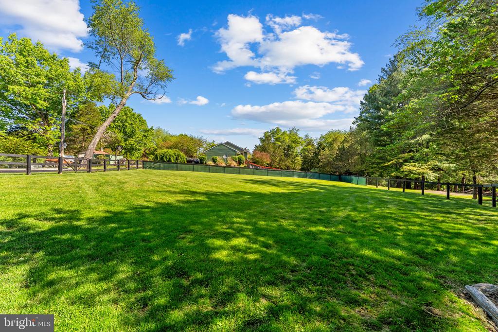 3277 HOLLY SPRINGS RD, AMISSVILLE, Virginia 20106, 3 Bedrooms Bedrooms, ,2 BathroomsBathrooms,Residential,3277 HOLLY SPRINGS RD,VACU2013552 MLS # VACU2013552