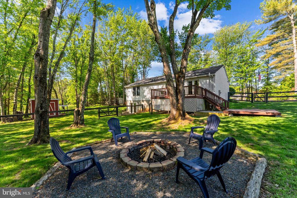 3277 HOLLY SPRINGS RD, AMISSVILLE, Virginia 20106, 3 Bedrooms Bedrooms, ,2 BathroomsBathrooms,Residential,3277 HOLLY SPRINGS RD,VACU2013552 MLS # VACU2013552