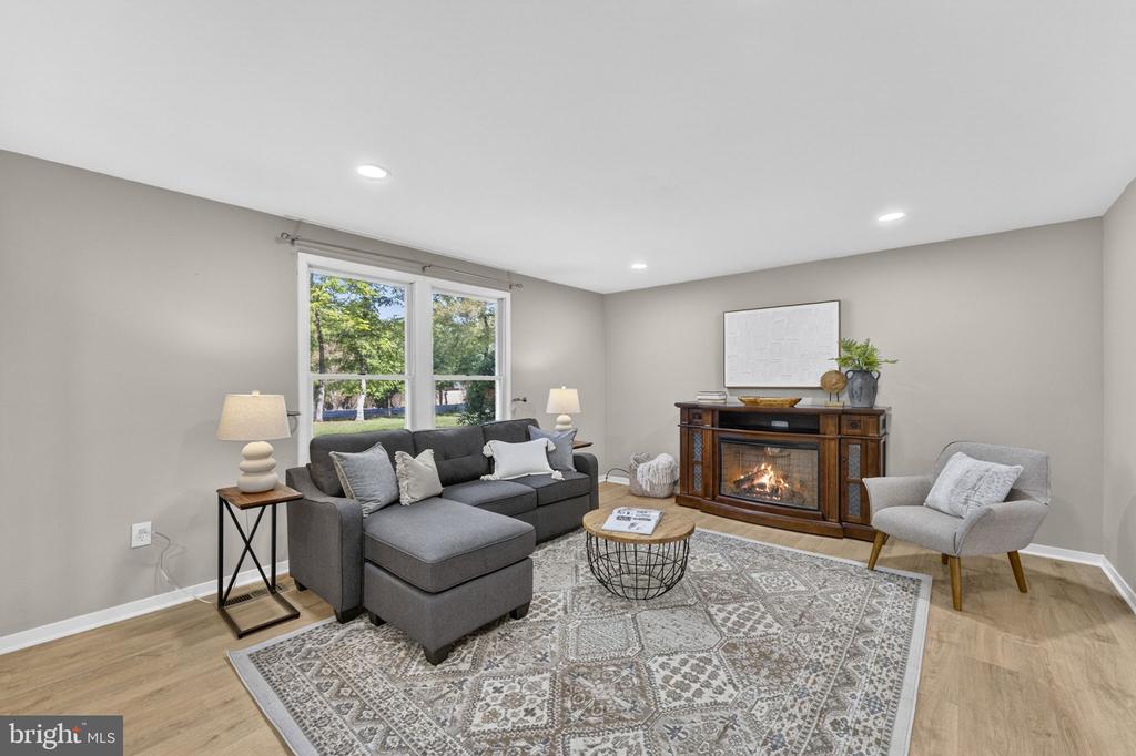 3277 HOLLY SPRINGS RD, AMISSVILLE, Virginia 20106, 3 Bedrooms Bedrooms, ,2 BathroomsBathrooms,Residential,3277 HOLLY SPRINGS RD,VACU2013552 MLS # VACU2013552