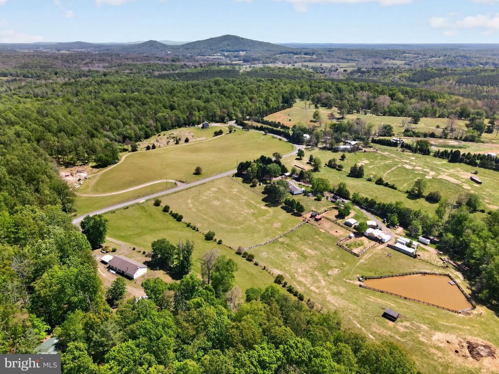 178 LIZZIE MILLS RD, CASTLETON, Virginia 22716, 3 Bedrooms Bedrooms, ,2 BathroomsBathrooms,Residential,178 LIZZIE MILLS RD,VARP2002606 MLS # VARP2002606