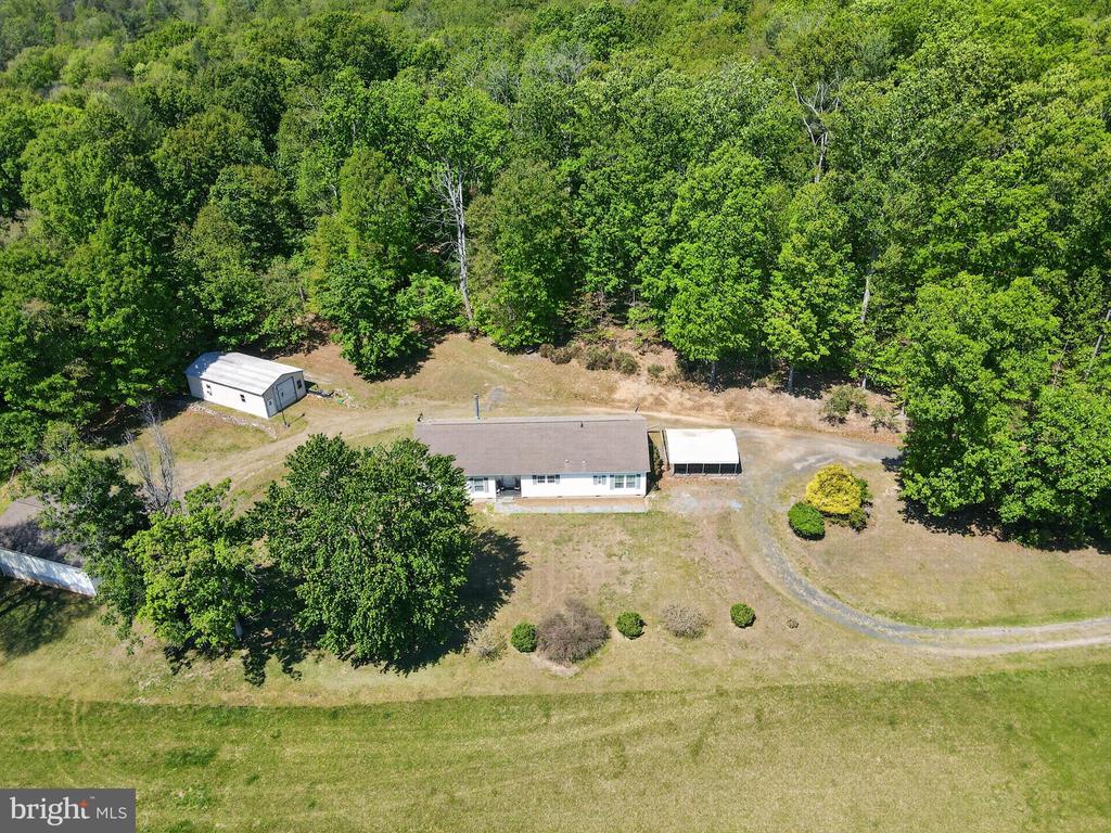 178 LIZZIE MILLS RD, CASTLETON, Virginia 22716, 3 Bedrooms Bedrooms, ,2 BathroomsBathrooms,Residential,178 LIZZIE MILLS RD,VARP2002606 MLS # VARP2002606