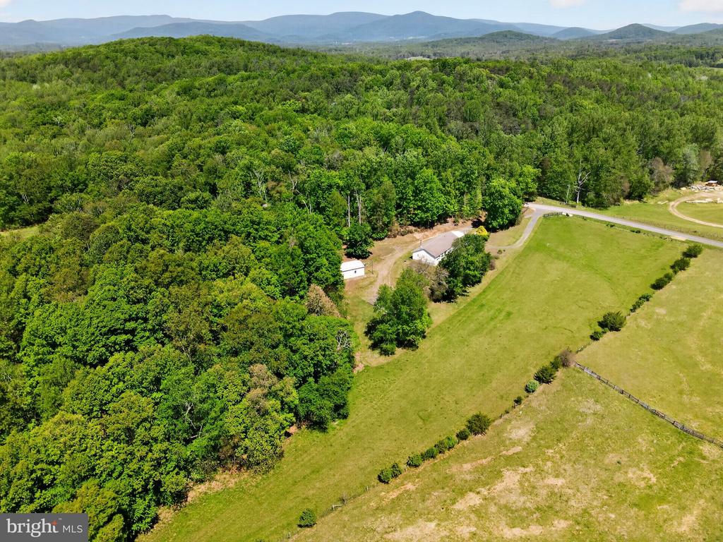 178 LIZZIE MILLS RD, CASTLETON, Virginia 22716, 3 Bedrooms Bedrooms, ,2 BathroomsBathrooms,Residential,178 LIZZIE MILLS RD,VARP2002606 MLS # VARP2002606