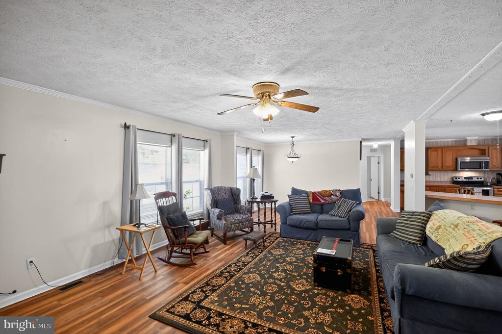 178 LIZZIE MILLS RD, CASTLETON, Virginia 22716, 3 Bedrooms Bedrooms, ,2 BathroomsBathrooms,Residential,178 LIZZIE MILLS RD,VARP2002606 MLS # VARP2002606