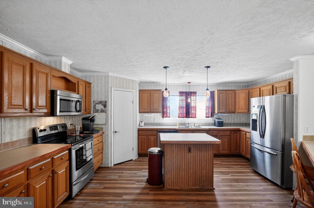 178 LIZZIE MILLS RD, CASTLETON, Virginia 22716, 3 Bedrooms Bedrooms, ,2 BathroomsBathrooms,Residential,178 LIZZIE MILLS RD,VARP2002606 MLS # VARP2002606