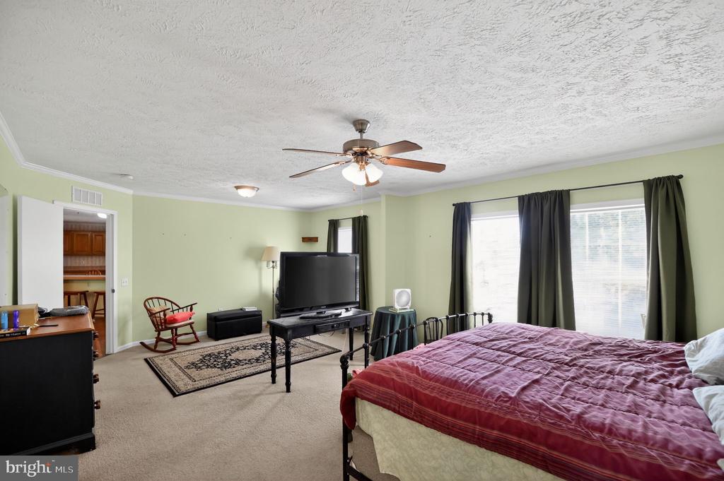 178 LIZZIE MILLS RD, CASTLETON, Virginia 22716, 3 Bedrooms Bedrooms, ,2 BathroomsBathrooms,Residential,178 LIZZIE MILLS RD,VARP2002606 MLS # VARP2002606