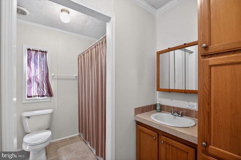 178 LIZZIE MILLS RD, CASTLETON, Virginia 22716, 3 Bedrooms Bedrooms, ,2 BathroomsBathrooms,Residential,178 LIZZIE MILLS RD,VARP2002606 MLS # VARP2002606