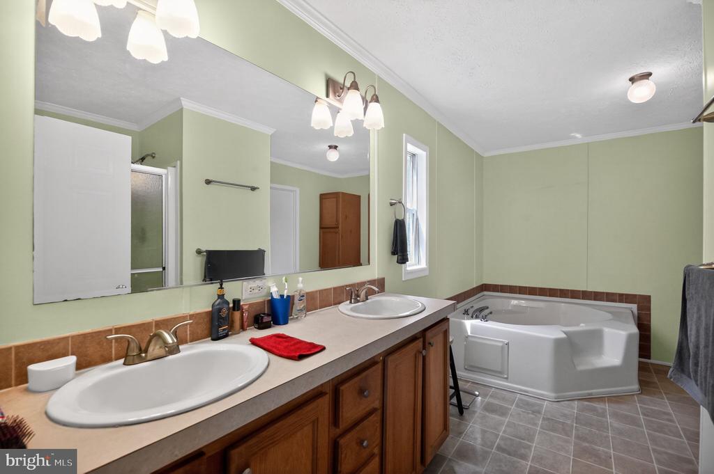178 LIZZIE MILLS RD, CASTLETON, Virginia 22716, 3 Bedrooms Bedrooms, ,2 BathroomsBathrooms,Residential,178 LIZZIE MILLS RD,VARP2002606 MLS # VARP2002606